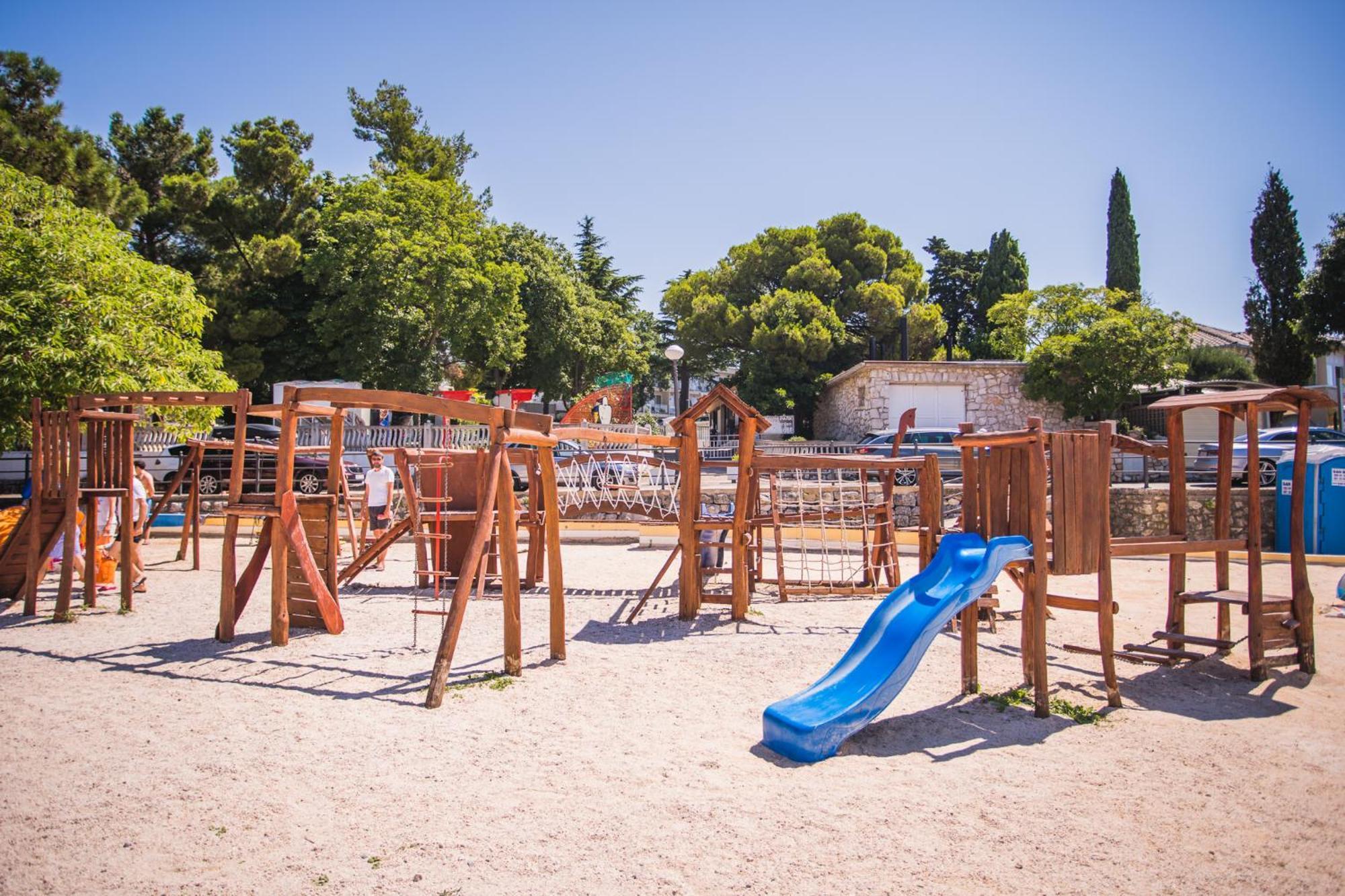 Adrialux Camping Mobile Homes Selce Bagian luar foto